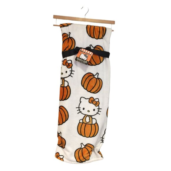 HELLO KITTY Fall Plush Throw 60" x 70" Cream Orange Black Pumpkins - Picture 1 of 4